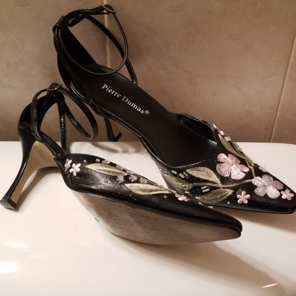 Pierre Dumas Shoe - Picture 1 of 5